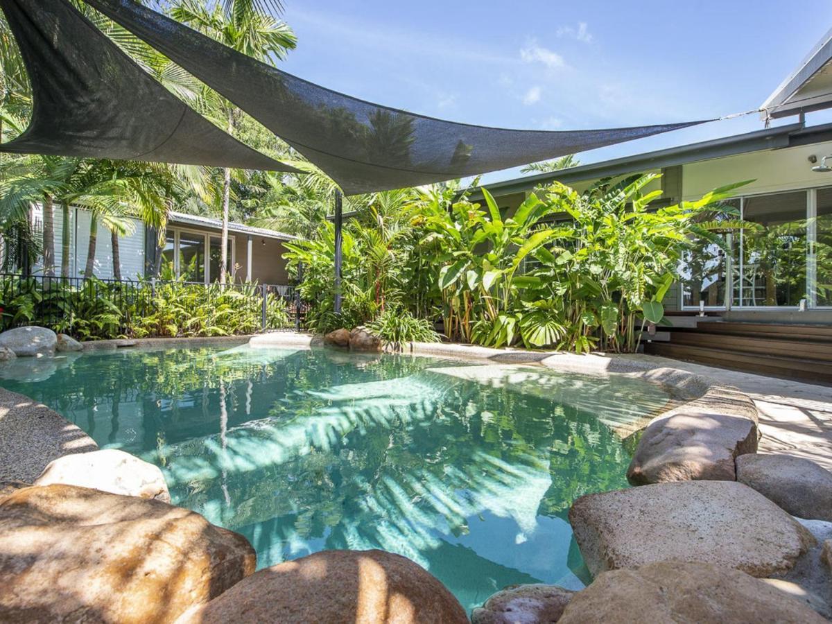 Whispering Palms Villa Nelly Bay Екстериор снимка